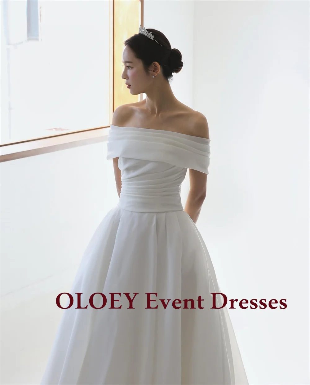 OLOEY Simple Ivory A Line Wedding Dress Korea Photo Shoot Pleated Organza Floor Length Bridal Gown Off the Shoulder Customized
OLOEY Simple Ivory A Line Wedding Dress Korea Photo Shoot Pleated Organza Floor Length Bridal Gown Off the Shoulder Customized