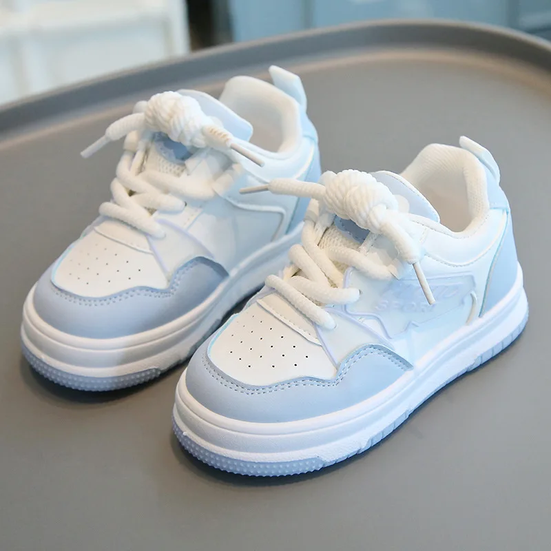 Весенне-осенние детские туфли для отдыха на мягкой подошве в простом стиле, легкие износостойкие кроссовки для мальчиков, детские противоскользящие кроссовки для девочек
Весенне-осенние детские туфли для отдыха на мягкой подошве в простом стиле, легкие износостойкие кроссовки для мальчиков, детские противоскользящие кроссовки для девочек