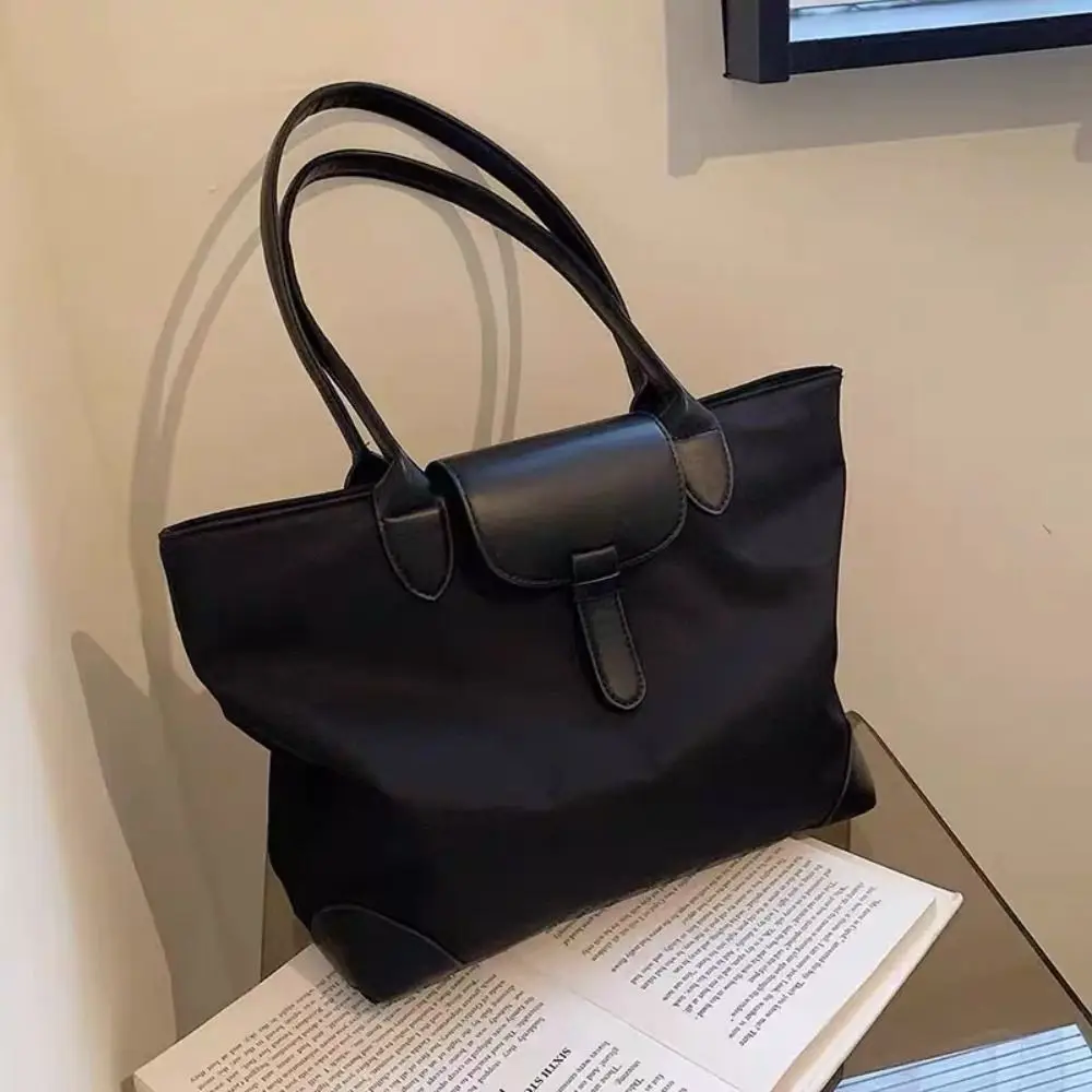 Literary Casual Nylon Shoulder Bag Lightweight Zipper Nylon Cloth Tote Bag Large Capacity Korean Style Handbag Travel
Literary Casual Nylon Shoulder Bag Lightweight Zipper Nylon Cloth Tote Bag Large Capacity Korean Style Handbag Travel