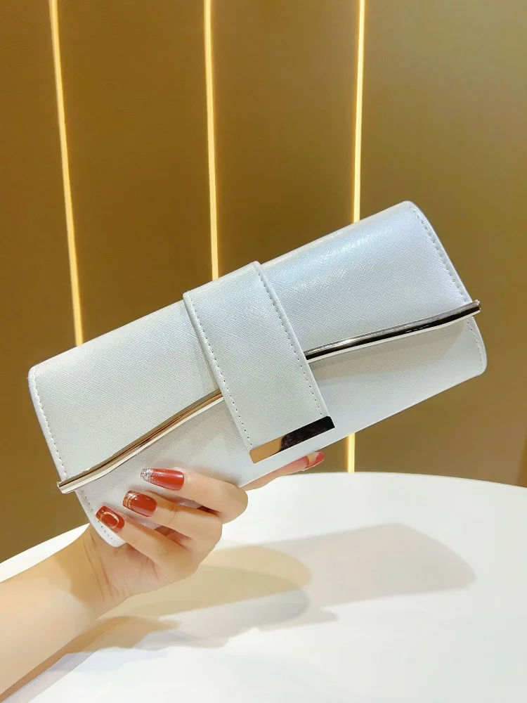 New Women Fashionable PU Leather Wedding Purse Clutch Luxury High Quality Flip-top Messenger Handbag Versatile Small Dinner Bags
New Women Fashionable PU Leather Wedding Purse Clutch Luxury High Quality Flip-top Messenger Handbag Versatile Small Dinner Bags