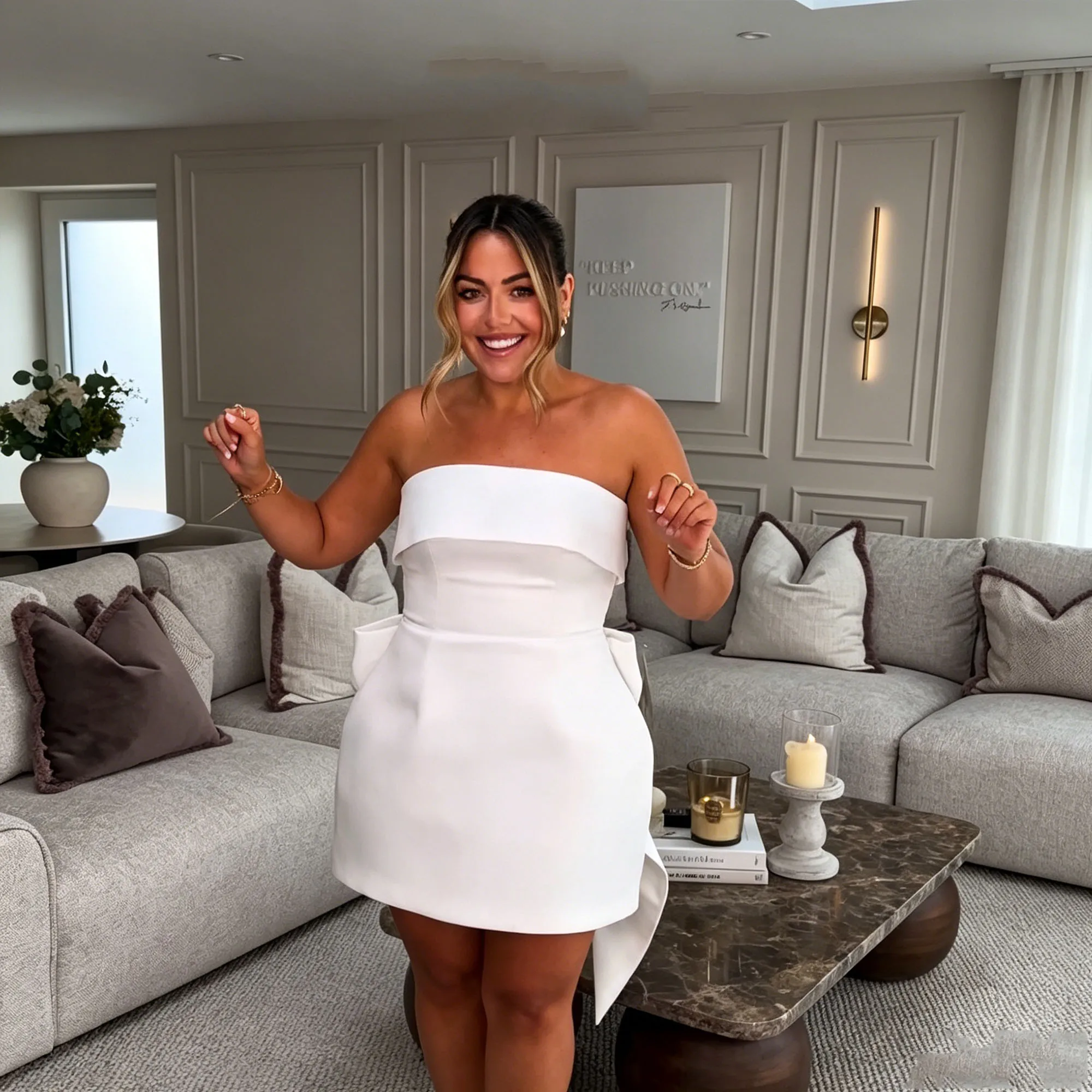 Mini Short Bride Dresses Strapless Satin Reception Wedding Dresses For Bride With Bow Backless Bridal Shower Gowns Customized
Mini Short Bride Dresses Strapless Satin Reception Wedding Dresses For Bride With Bow Backless Bridal Shower Gowns Customized