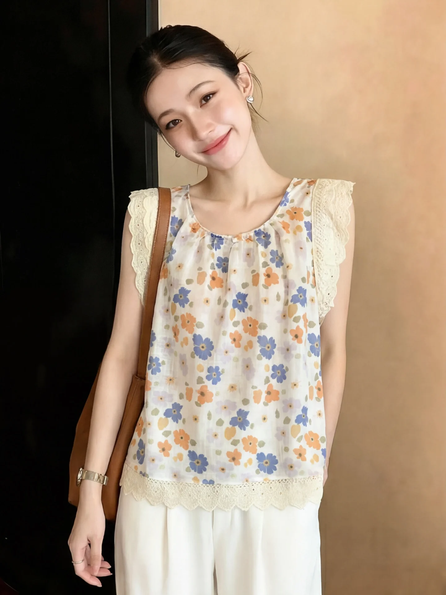 French Style Splice Lace Trim Flying Sleeve Shirt Women's Early Summer Korean Style Floral Print Lady Light Maturity Essentia...
French Style Splice Lace Trim Flying Sleeve Shirt Women's Early Summer Korean Style Floral Print Lady Light Maturity Essentia...