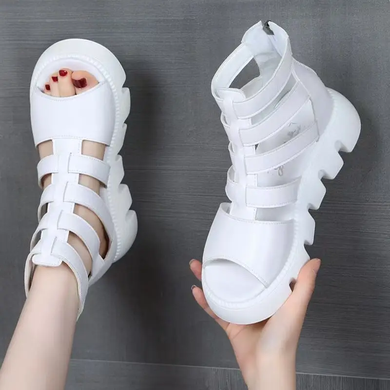 Women Real Leather Hollow Out Peep Toe Cool Boot Summer New Thick Sole Non Slip Breathable Lightweight High Top Flat Sole Sandal
Women Real Leather Hollow Out Peep Toe Cool Boot Summer New Thick Sole Non Slip Breathable Lightweight High Top Flat Sole Sandal