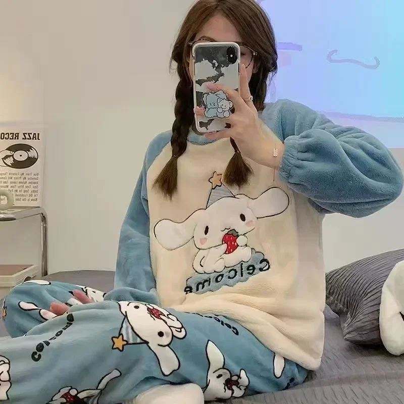 Sanrio hello kitty pajamas winter women's coral plush thickened plush long sleeve sleepwear cute loose flannel loungewear set
Sanrio hello kitty pajamas winter women's coral plush thickened plush long sleeve sleepwear cute loose flannel loungewear set