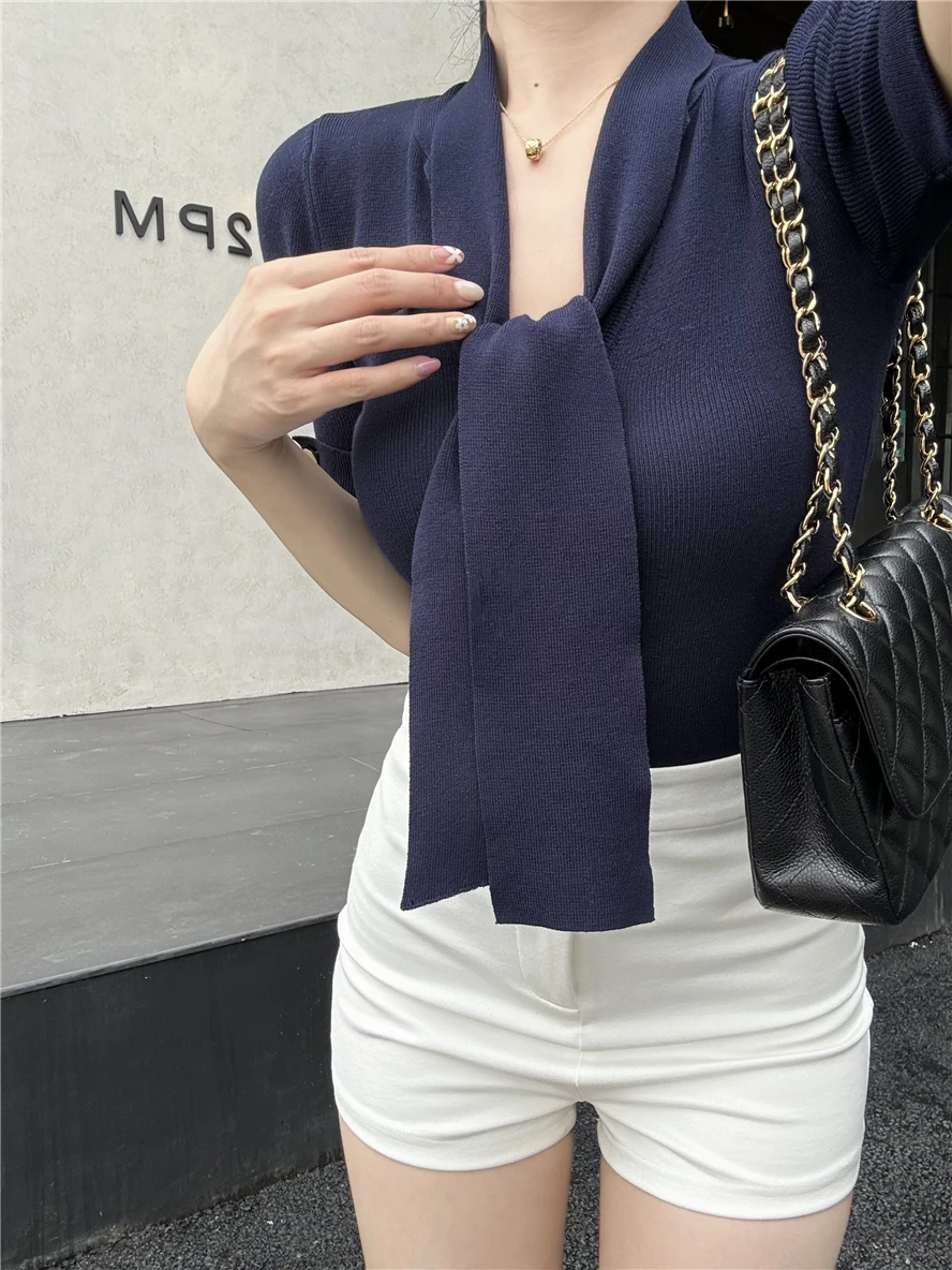 top damen 2025 Summer Women Korea Style Slim Short Sleeve Knitted T shirt Elegant Slim Tops V neck Blue Tee
top damen 2025 Summer Women Korea Style Slim Short Sleeve Knitted T shirt Elegant Slim Tops V neck Blue Tee