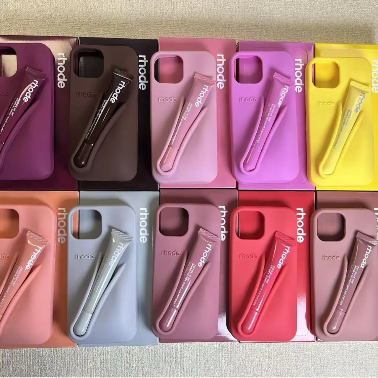 Rod Lipstick Phone Case, suitable for iPhone 17 Pro Max 16, 15, 14, 13, 12, 11. Rod's three-in-one product (case, lipstick, box)
Rod Lipstick Phone Case, suitable for iPhone 17 Pro Max 16, 15, 14, 13, 12, 11. Rod's three-in-one product (case, lipstick, box)