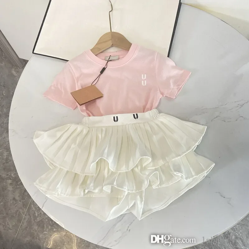 Kids Designer Clothes Cute Sweet Baby Girls Two Piece Skirt Set Summer Children Clothing Dresses Sets Short Sleeve Pullover T-sh
Kids Designer Clothes Cute Sweet Baby Girls Two Piece Skirt Set Summer Children Clothing Dresses Sets Short Sleeve Pullover T-sh