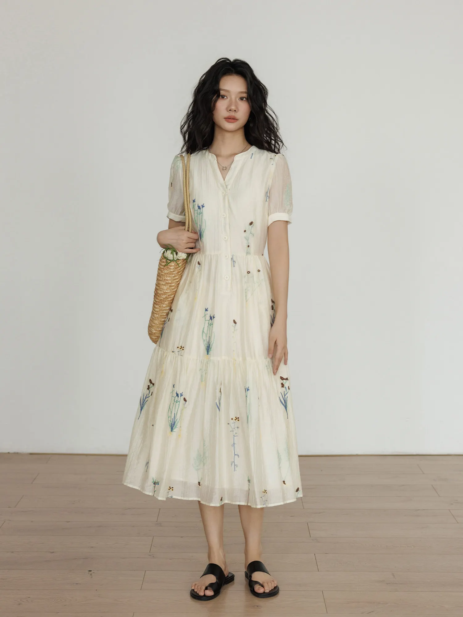 Women Embroidered V Neck Maxi Dress Tencel A Line Dress Casual Short Sleeve Long Dress Elegant Loose Fit Summer Fashion
Women Embroidered V Neck Maxi Dress Tencel A Line Dress Casual Short Sleeve Long Dress Elegant Loose Fit Summer Fashion
