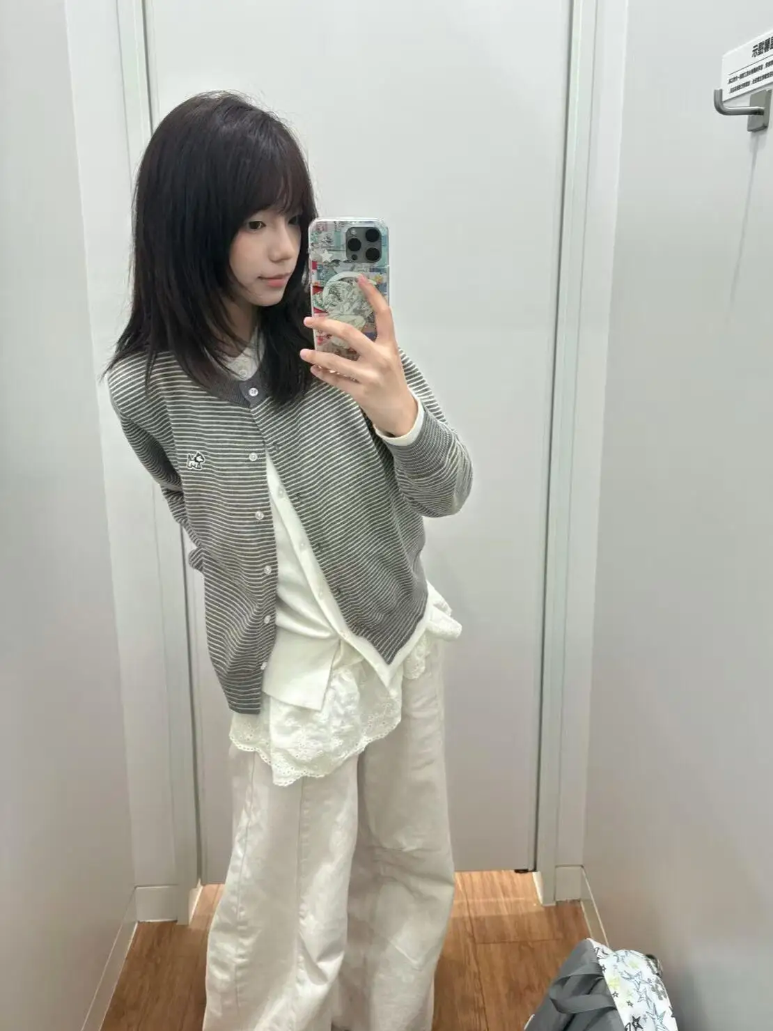 Spring 2026 Women's Casual Stripe Knit Cardigan Sweater Lazy College Style Fake Two-Piece Long Sleeve round Neck Warm Outerwear
Spring 2026 Women's Casual Stripe Knit Cardigan Sweater Lazy College Style Fake Two-Piece Long Sleeve round Neck Warm Outerwear