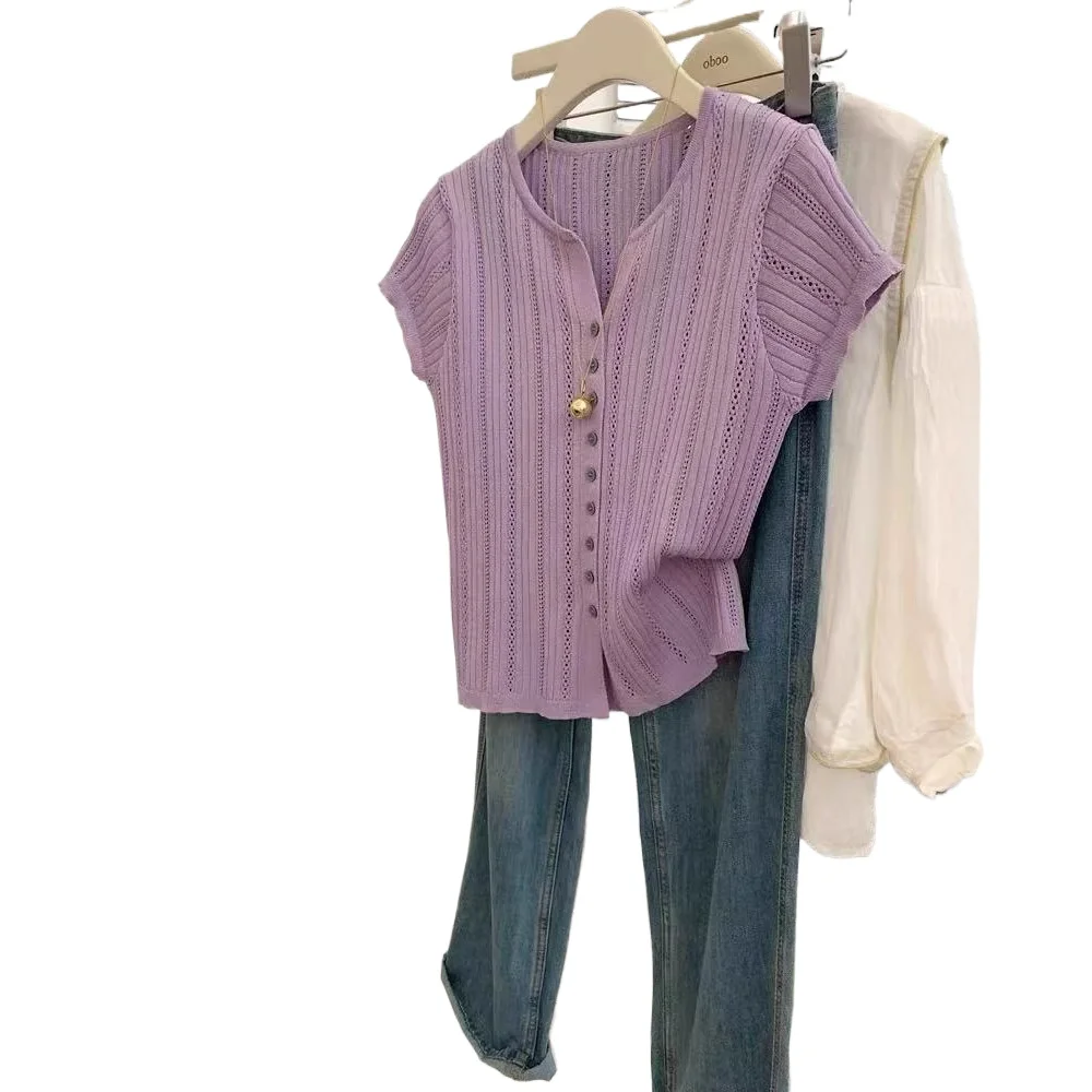 Spring and Summer 2026 New Solid Color V-neck Knitted Sweater Short-sleeved T-shirt Short Temperament Top Light Luxury High-end
Spring and Summer 2026 New Solid Color V-neck Knitted Sweater Short-sleeved T-shirt Short Temperament Top Light Luxury High-end