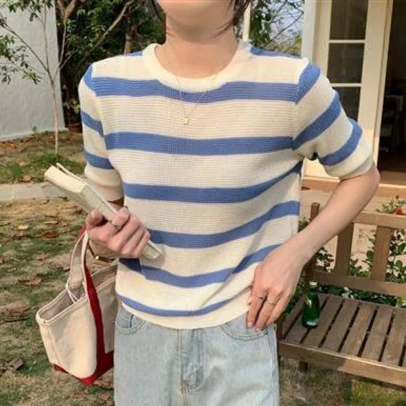 New Summer Short Sleeve Sweaters Knitted Sweater Women Pullovers O-Neck Striped Knit Sweater Pullover Women Tops Knitwears Q3740
New Summer Short Sleeve Sweaters Knitted Sweater Women Pullovers O-Neck Striped Knit Sweater Pullover Women Tops Knitwears Q3740