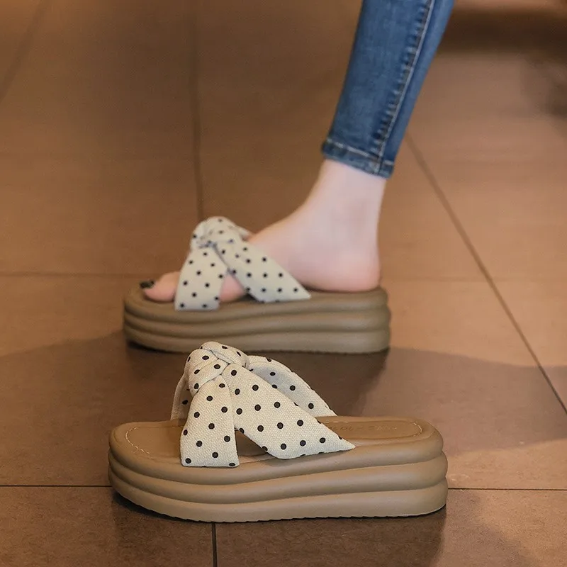 2026 Summer New Arrival Women Thick Sole One-Strap Slippers Fashion Versatile Beach Slides
2026 Summer New Arrival Women Thick Sole One-Strap Slippers Fashion Versatile Beach Slides