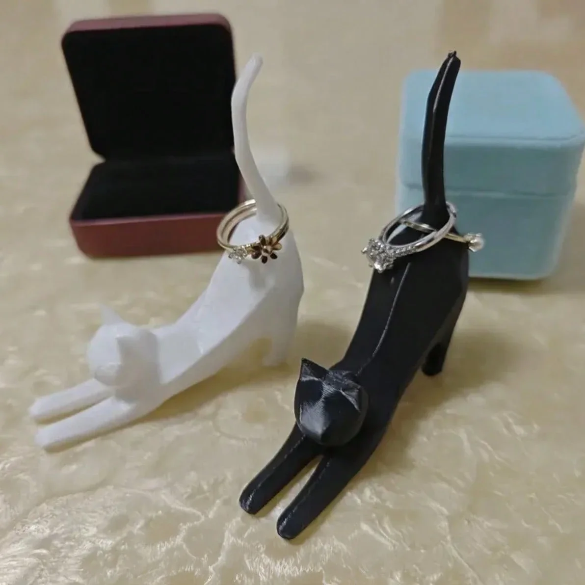 1pc White And Black 3D Printed Cat-Shaped Ring Holder, Suitable For Wedding Rings, Birthday Gifts, Office Decor, Ideal For
1pc White And Black 3D Printed Cat-Shaped Ring Holder, Suitable For Wedding Rings, Birthday Gifts, Office Decor, Ideal For
