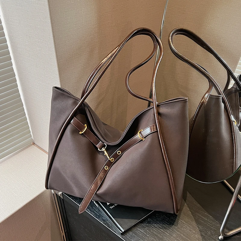 Retro Suede Leather Bag Female Large Capacity Shoulder Bag Designer Handbag Black Coffee bolsa feminina Lady Commuter Bag Tote
Retro Suede Leather Bag Female Large Capacity Shoulder Bag Designer Handbag Black Coffee bolsa feminina Lady Commuter Bag Tote