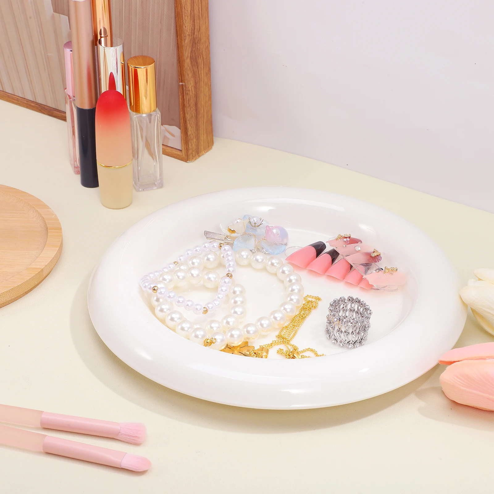 Ceramic Dessert Plate Fine Crafted Decorative Tray for Appetizers Cupcakes Pastries Sweets Display Jewelry Holder Tabletop
Ceramic Dessert Plate Fine Crafted Decorative Tray for Appetizers Cupcakes Pastries Sweets Display Jewelry Holder Tabletop