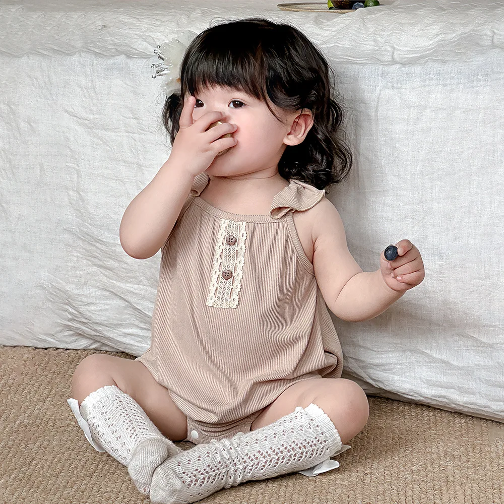 Baby Clothing Korean Style Summer Romper Girl Thin Casual Simple Sweet Solid Color Lace Sleeveless Girls Comfortable Romper
Baby Clothing Korean Style Summer Romper Girl Thin Casual Simple Sweet Solid Color Lace Sleeveless Girls Comfortable Romper