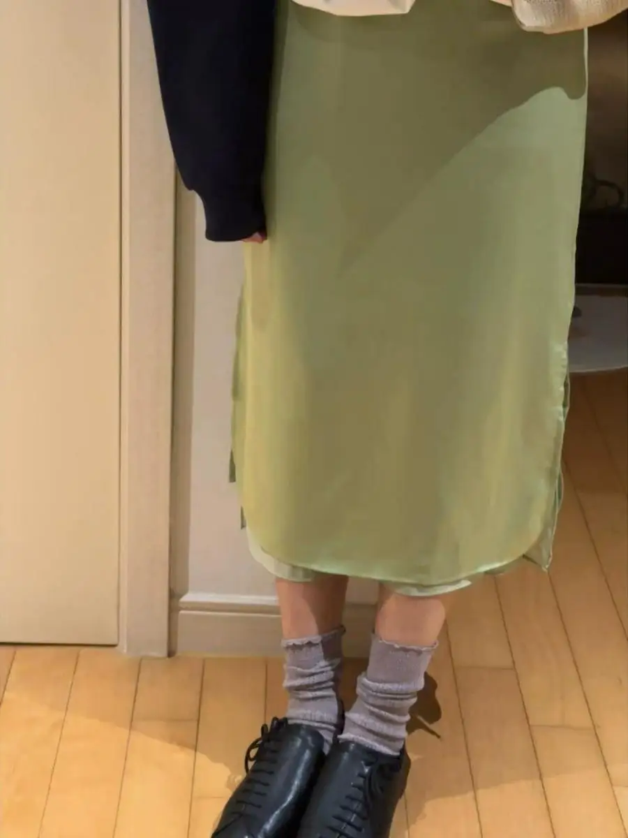 Шелковая атласная драпированная юбка с разрезом, имитация двух частей, для женщин, для офиса, весна, Dongda Gate, повседневная, прямого кроя, свободного силуэта
Шелковая атласная драпированная юбка с разрезом, имитация двух частей, для женщин, для офиса, весна, Dongda Gate, повседневная, прямого кроя, свободного силуэта