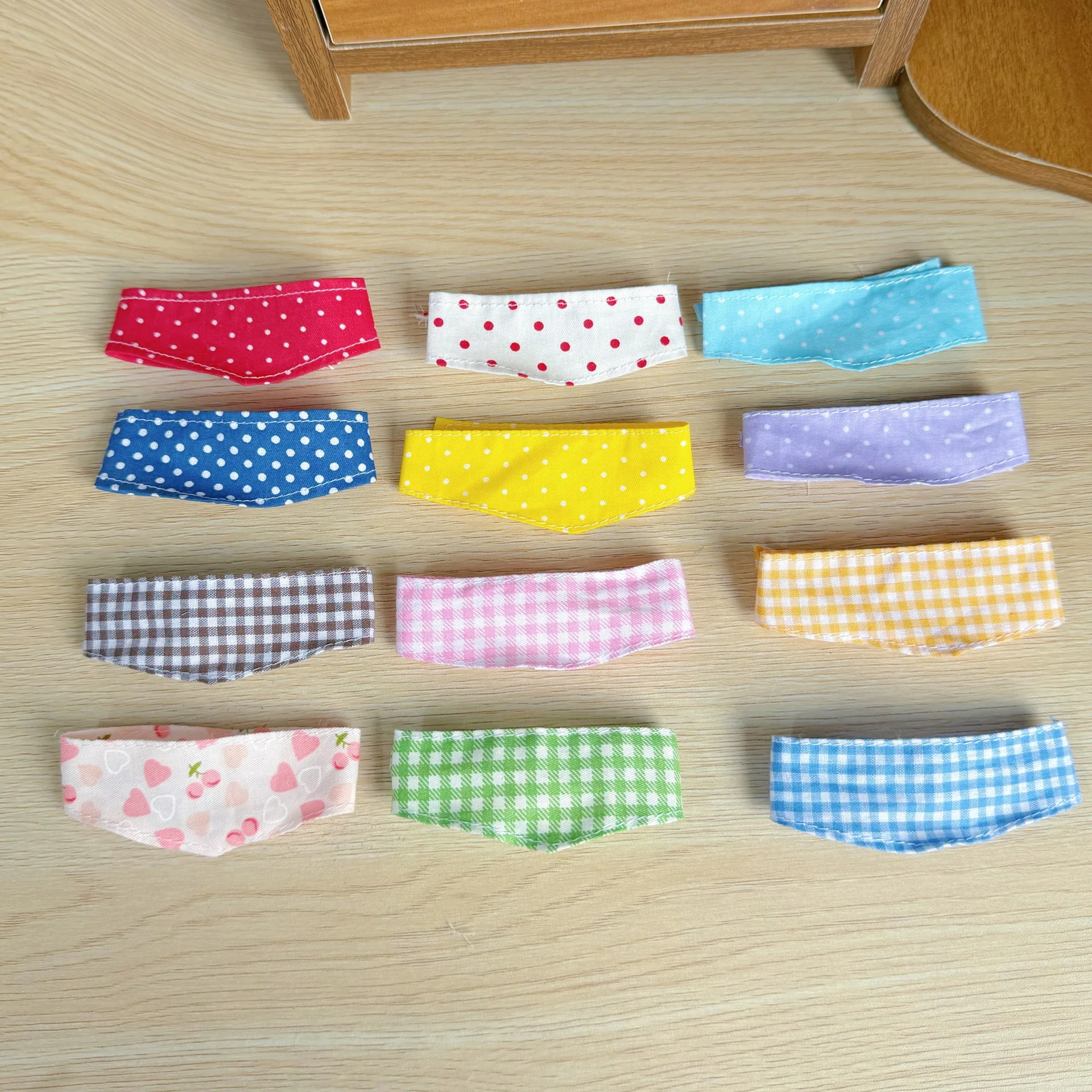 10cm LABUBU 4.0 Gen Dress-Up Bib Drool Cloth Accessories Heart Code Series With Polka Dots Plaid Comfortable Soft Fabric Set
10cm LABUBU 4.0 Gen Dress-Up Bib Drool Cloth Accessories Heart Code Series With Polka Dots Plaid Comfortable Soft Fabric Set