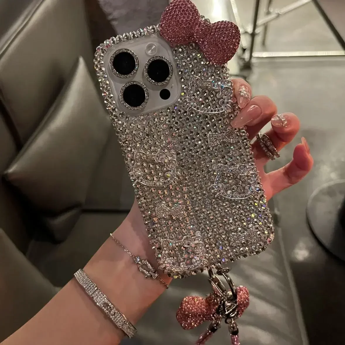 Чехол для мобильного телефона Sanrio Hello Kitty Ipone 15 Pro Max с рисунком принцессы и бриллиантами, роскошный чехол для мобильного телефона Ipone 14 Kawaii
Чехол для мобильного телефона Sanrio Hello Kitty Ipone 15 Pro Max с рисунком принцессы и бриллиантами, роскошный чехол для мобильного телефона Ipone 14 Kawaii