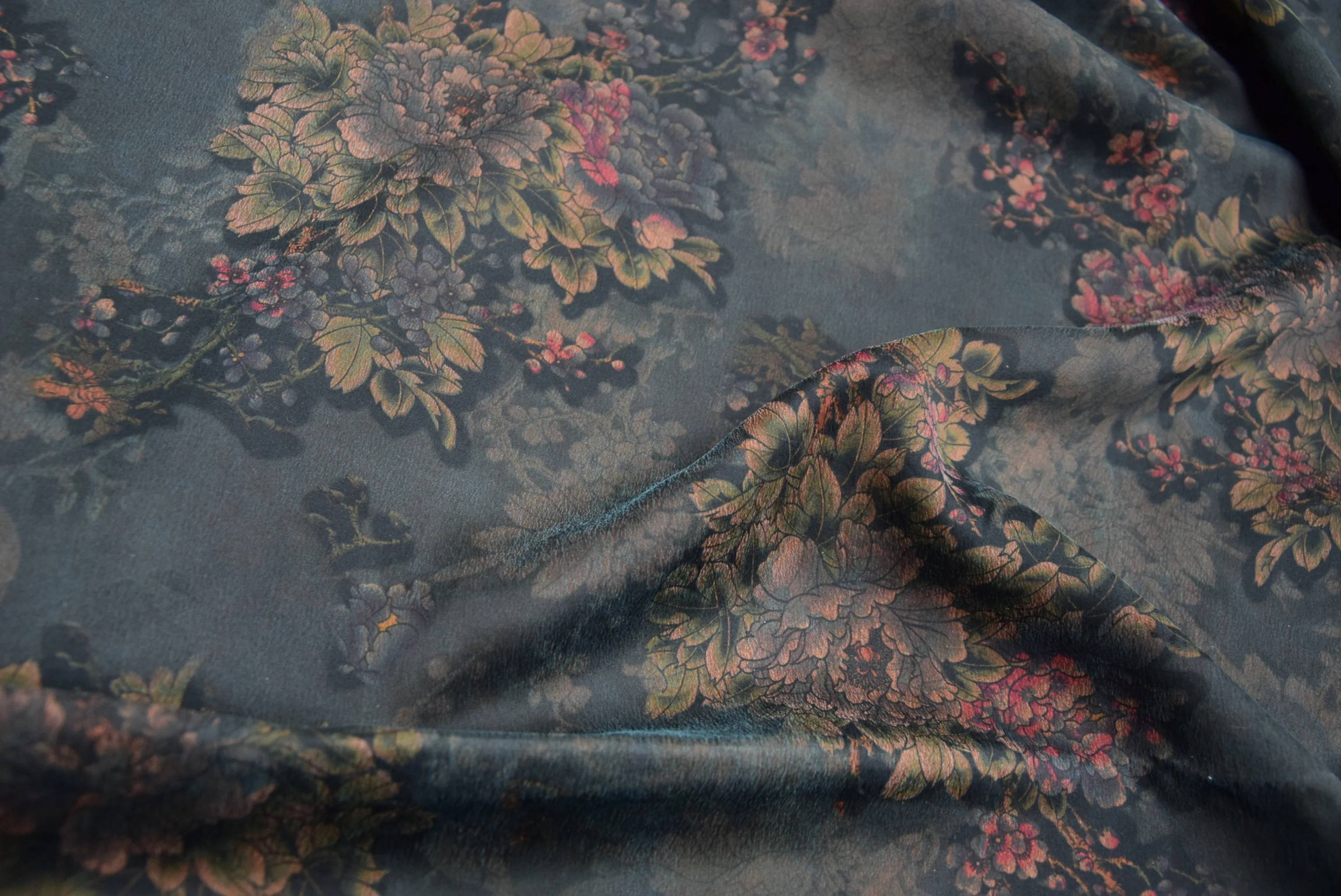 High Quality Heavy Real Real Silk Gambiered Guangdong Silk Dress Cheongsam Fabric Top Fabric
High Quality Heavy Real Real Silk Gambiered Guangdong Silk Dress Cheongsam Fabric Top Fabric