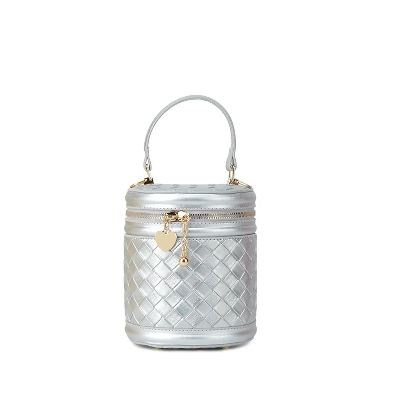 Women's Trendsetting Cylindrical Handheld Bucket Bag. High-class Aesthetic, Great for Commuting. A Stylish Shoulder Bag
Women's Trendsetting Cylindrical Handheld Bucket Bag. High-class Aesthetic, Great for Commuting. A Stylish Shoulder Bag