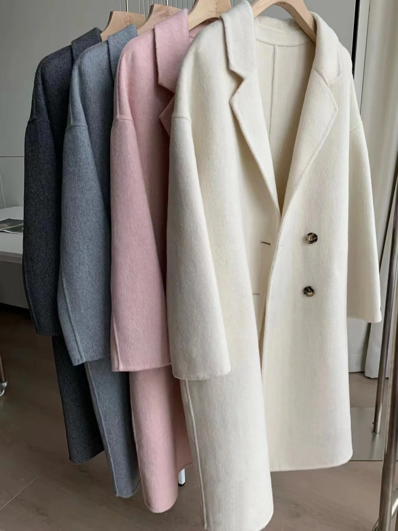 2023 Autumn Women Drouble Breasted Woolen Coat Loose Style Cashmere Winter Clothes Long Coats Tops New
2023 Autumn Women Drouble Breasted Woolen Coat Loose Style Cashmere Winter Clothes Long Coats Tops New