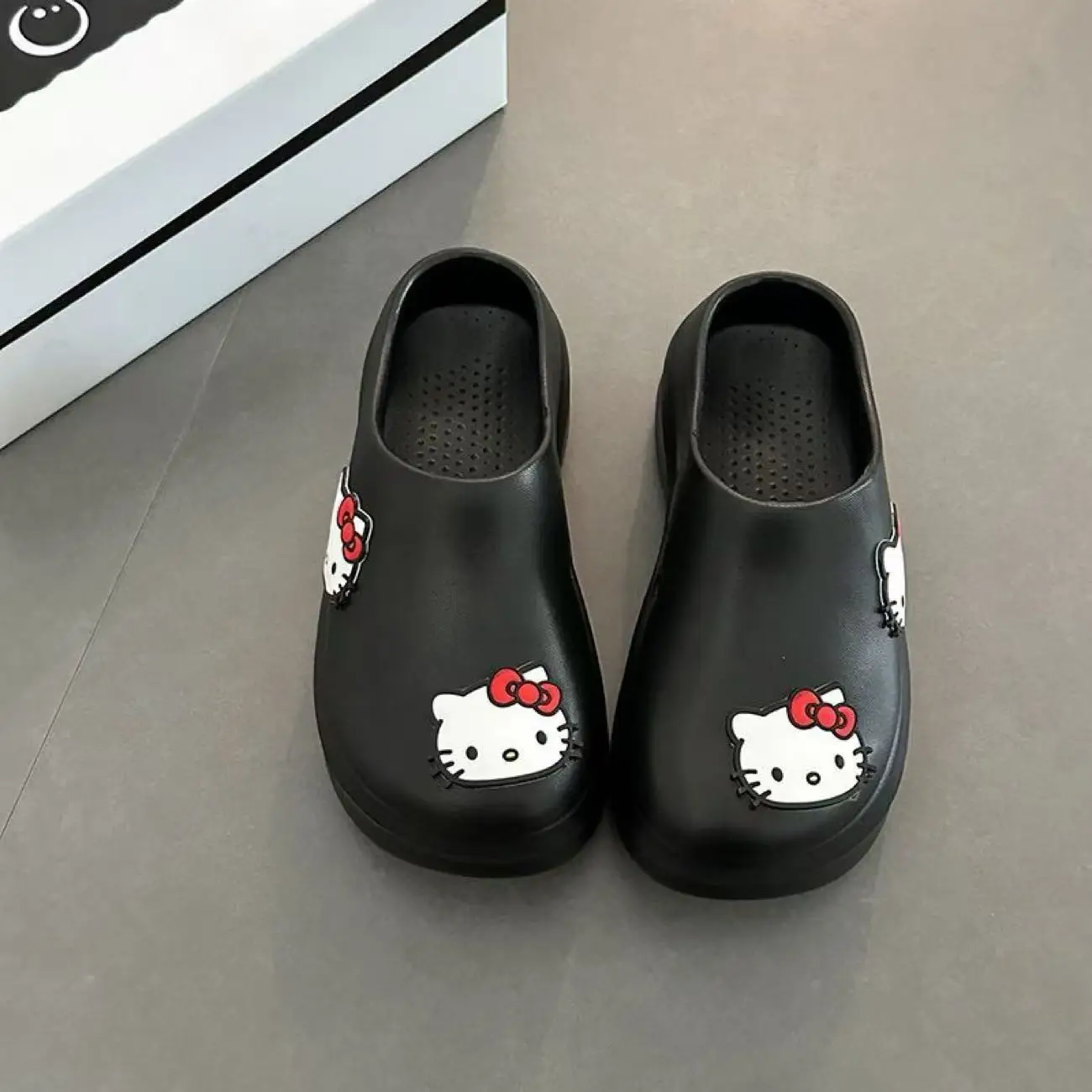 real pictures Hello Kitty Slippers for Women 2025 Autumn summer Home Anti slip Waterproof Shoes white black pink blue sandals
real pictures Hello Kitty Slippers for Women 2025 Autumn summer Home Anti slip Waterproof Shoes white black pink blue sandals