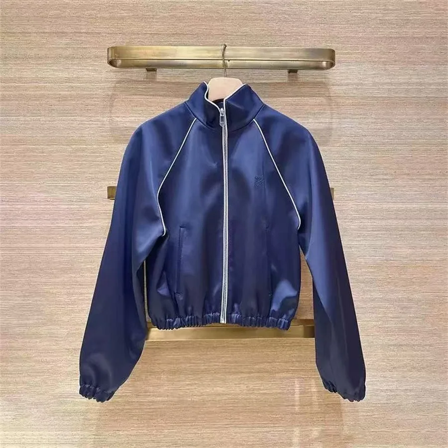 Deep Blue Satin Casual Short Jacket Women's Spring Fashion Waist-Cinching Stand Collar Zipper Pocket Outerwear
Deep Blue Satin Casual Short Jacket Women's Spring Fashion Waist-Cinching Stand Collar Zipper Pocket Outerwear