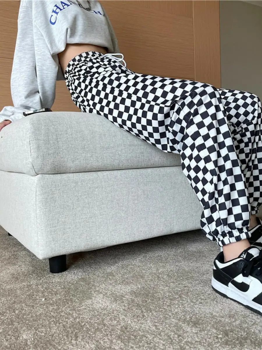 Женские свободные спортивные брюки прямого кроя, тонкие, с манжетами, повседневные, осенние, модные, в корейском стиле, длинные
Женские свободные спортивные брюки прямого кроя, тонкие, с манжетами, повседневные, осенние, модные, в корейском стиле, длинные