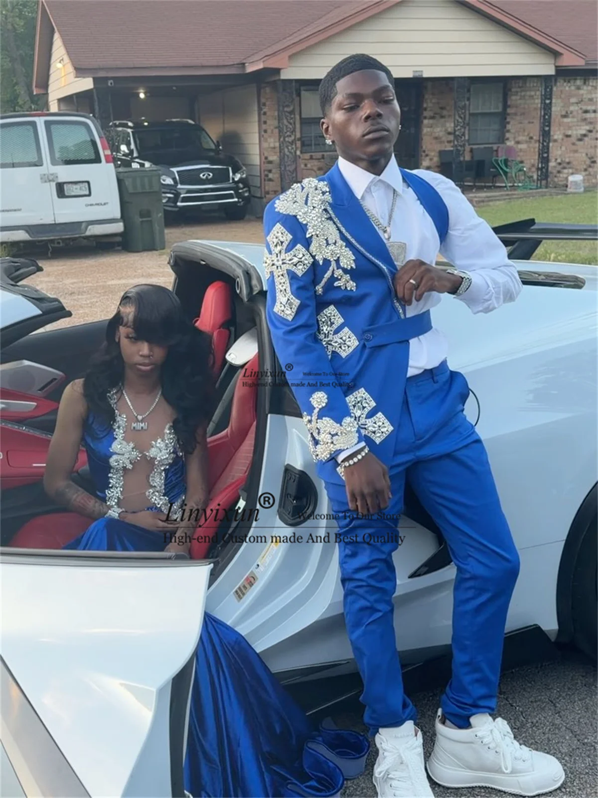 Luxury Gem Diamond Crystals Men Suit Customized Groom Party Male Blazers Fashion Costume Homme 2 Piece Sets Wedding Man Clothes
Luxury Gem Diamond Crystals Men Suit Customized Groom Party Male Blazers Fashion Costume Homme 2 Piece Sets Wedding Man Clothes