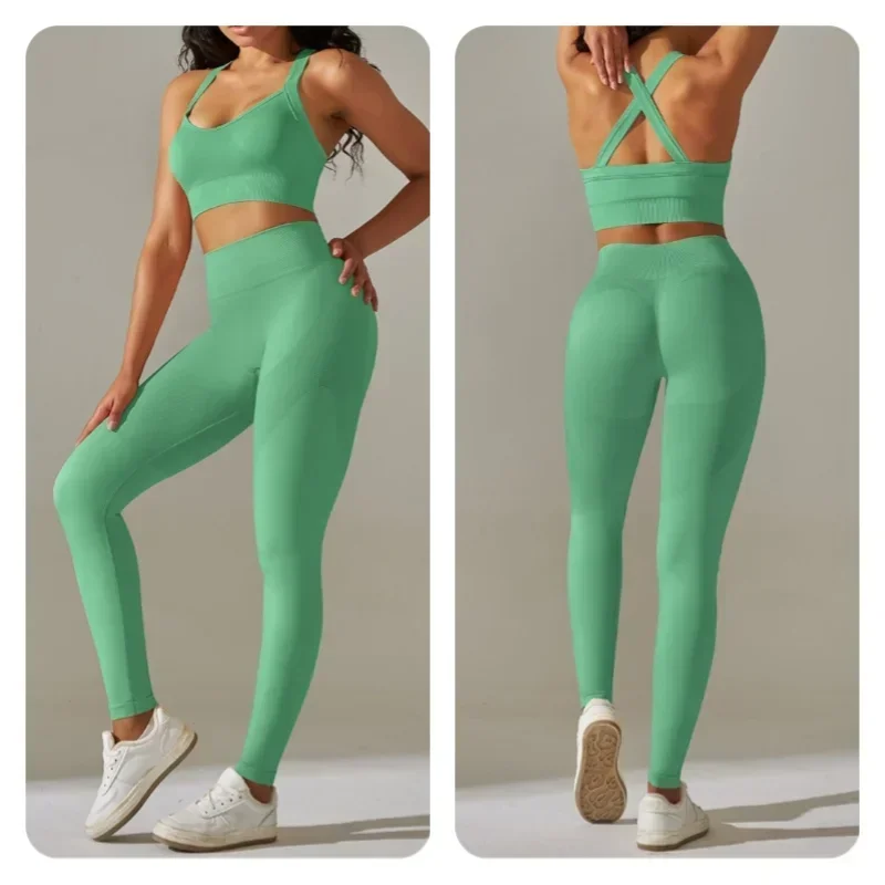 European and American Solid Color Seamless Knitted Cross Back Tight Yoga Suit Set for Sports Running and Fitness Cropped Pants
European and American Solid Color Seamless Knitted Cross Back Tight Yoga Suit Set for Sports Running and Fitness Cropped Pants