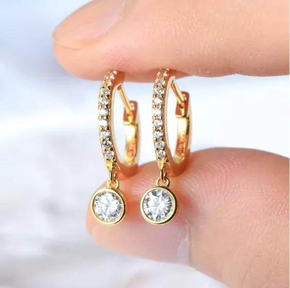 8mm Bezel Moissanite Drop Earrings Brinco de Prata 925 Sterling Silver Earring For Women Girls Pendant Jewelry Gift
8mm Bezel Moissanite Drop Earrings Brinco de Prata 925 Sterling Silver Earring For Women Girls Pendant Jewelry Gift