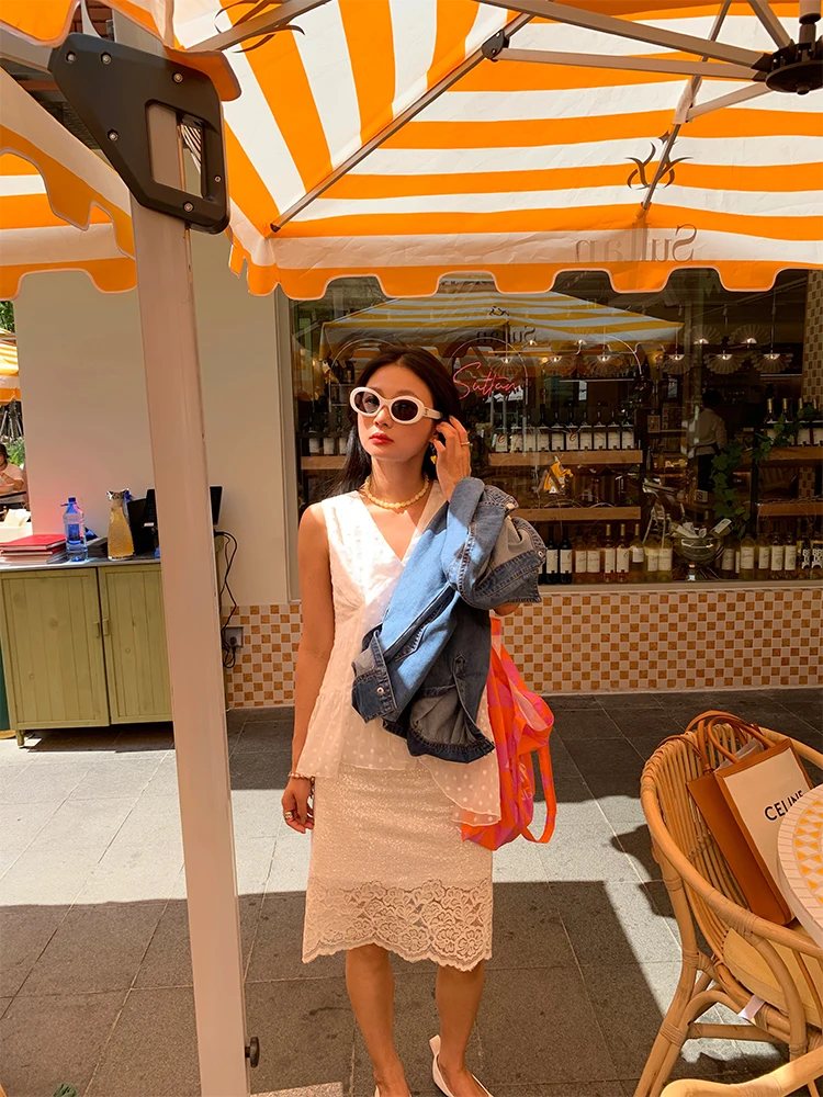 White V-Ne Strap Vest Women's Summer Outdoor Wear 2025 New Sle Small Size Cotton Polyester Blend Loose Fit ort Length
White V-Ne Strap Vest Women's Summer Outdoor Wear 2025 New Sle Small Size Cotton Polyester Blend Loose Fit ort Length