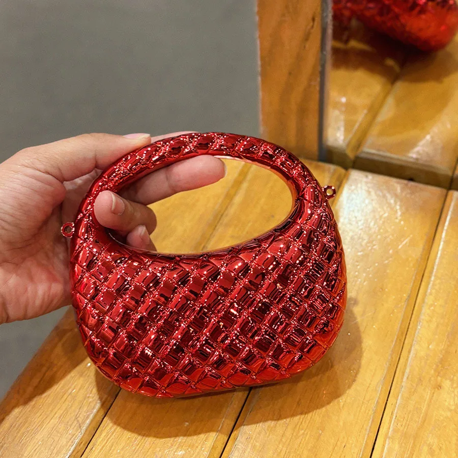 Стильная и модная сумка-клатч с ромбовидной текстурой, портативная, с цепочкой, из акрила, новая модель.
Стильная и модная сумка-клатч с ромбовидной текстурой, портативная, с цепочкой, из акрила, новая модель.