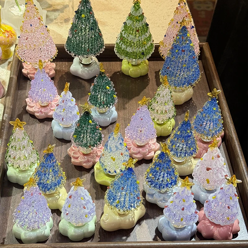 Christmas tree around Jingdezhen burnt glass ornaments light luxury high-end
Christmas tree around Jingdezhen burnt glass ornaments light luxury high-end