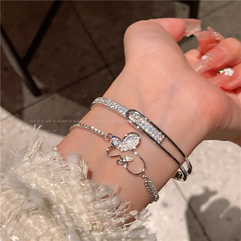 CC Trendy Cuff Bracelet Full of Sparkly Zirconia Silver Color Adjustable Bangle Exquisite Jewelry Girls Gifts Luxury Charm J848
CC Trendy Cuff Bracelet Full of Sparkly Zirconia Silver Color Adjustable Bangle Exquisite Jewelry Girls Gifts Luxury Charm J848