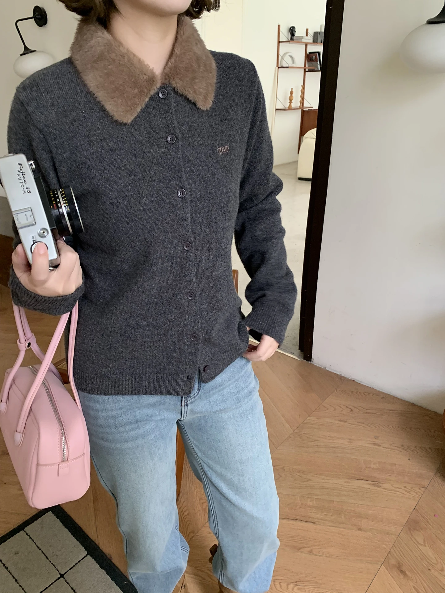 ELINSU 100% Wool Knitted Open Cardigan Women's Design Collar Sweater Jacket Thick Warm Long Sleeve Color Single Button
ELINSU 100% Wool Knitted Open Cardigan Women's Design Collar Sweater Jacket Thick Warm Long Sleeve Color Single Button