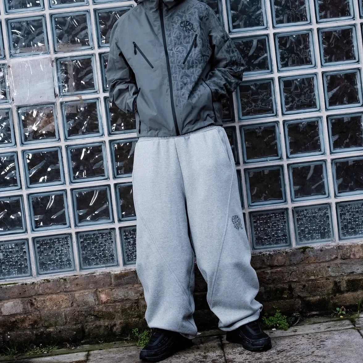 Trendy Brand Mertra Letter Logo Embroidered Cuffed Sweatpants INS Casual Sports Fce Lined Long Trousers ex
Trendy Brand Mertra Letter Logo Embroidered Cuffed Sweatpants INS Casual Sports Fce Lined Long Trousers ex