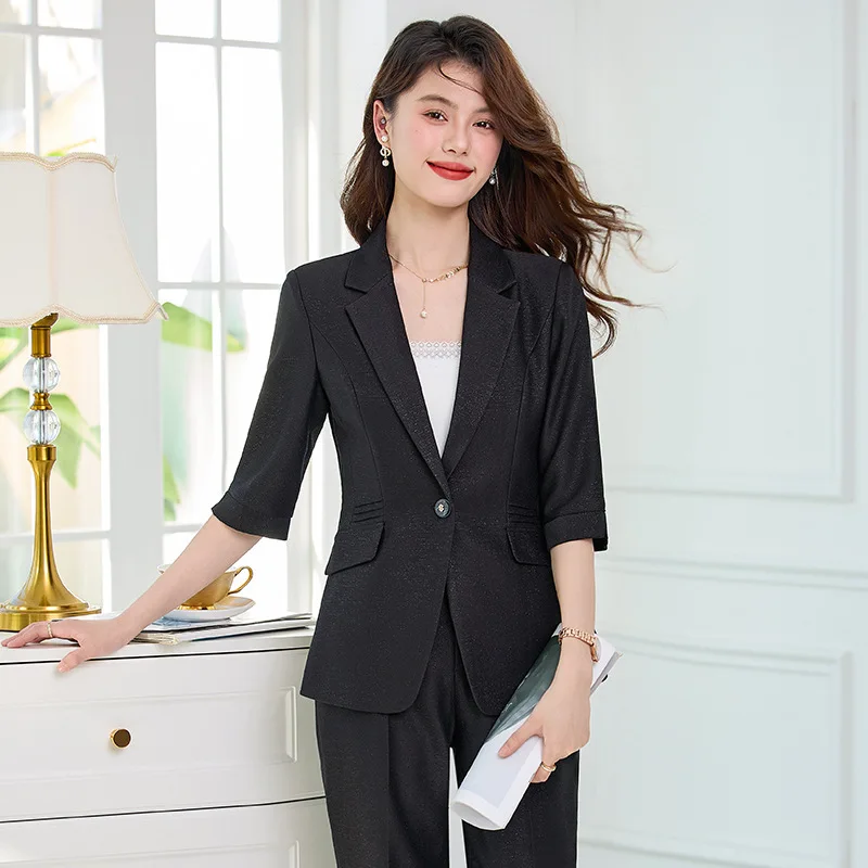 Элегантный женский костюм 2025: Новинка весенней коллекции – приталенный профессиональный блейзер с рукавом три четверти
Элегантный женский костюм 2025: Новинка весенней коллекции – приталенный профессиональный блейзер с рукавом три четверти