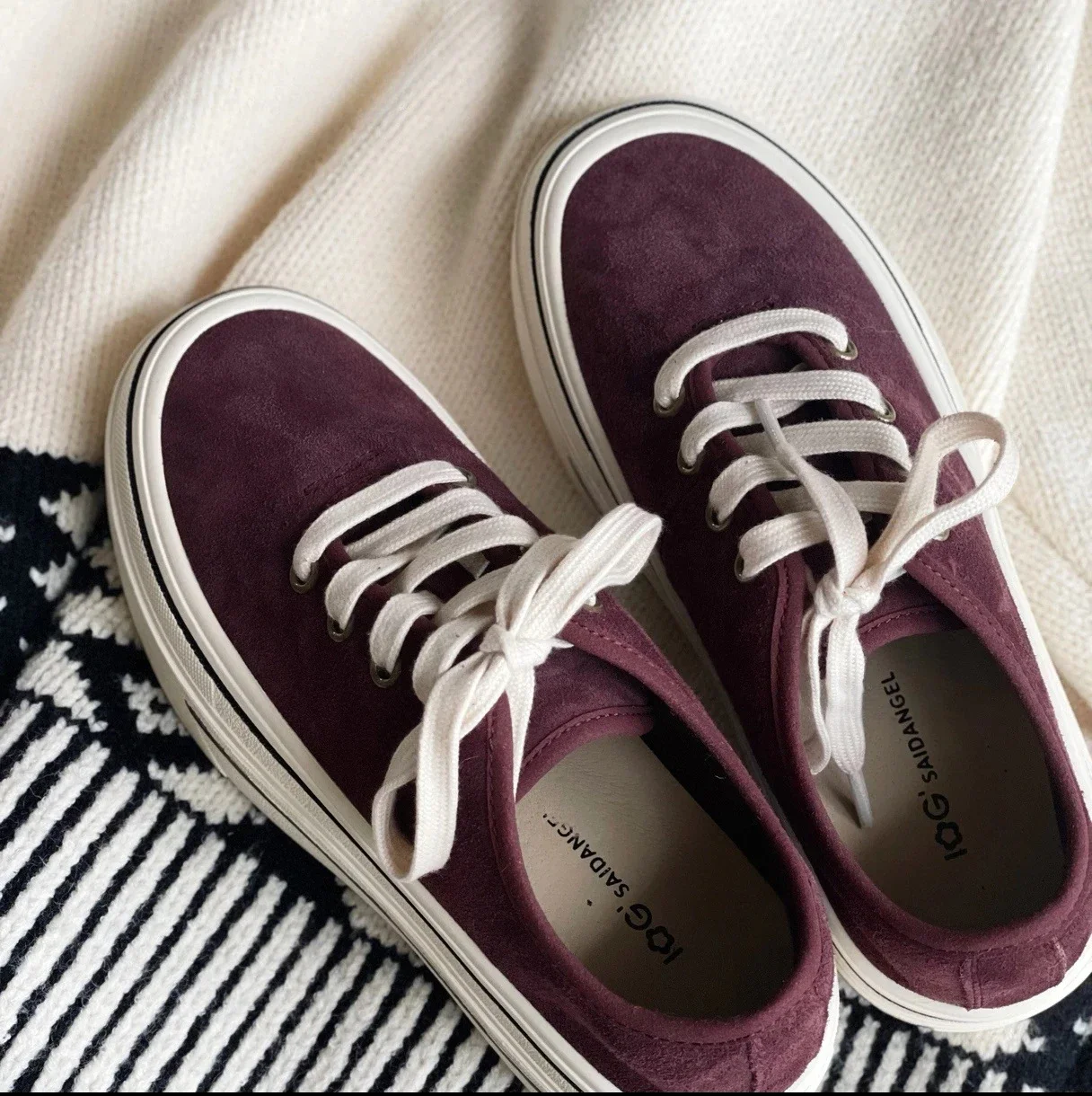 Autumn New Korean Version of Canvas Female Fashion with Students Breathable Board Casual Women's Shoes
Autumn New Korean Version of Canvas Female Fashion with Students Breathable Board Casual Women's Shoes