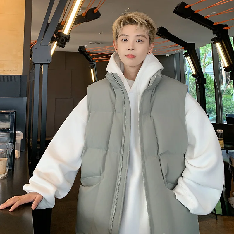 Men's Thickened Warm Quilted Vest for Winter Sleeveless Padded Waistcoat Casual Outdoor Puffer Jacket Loose Fit Layering
Men's Thickened Warm Quilted Vest for Winter Sleeveless Padded Waistcoat Casual Outdoor Puffer Jacket Loose Fit Layering