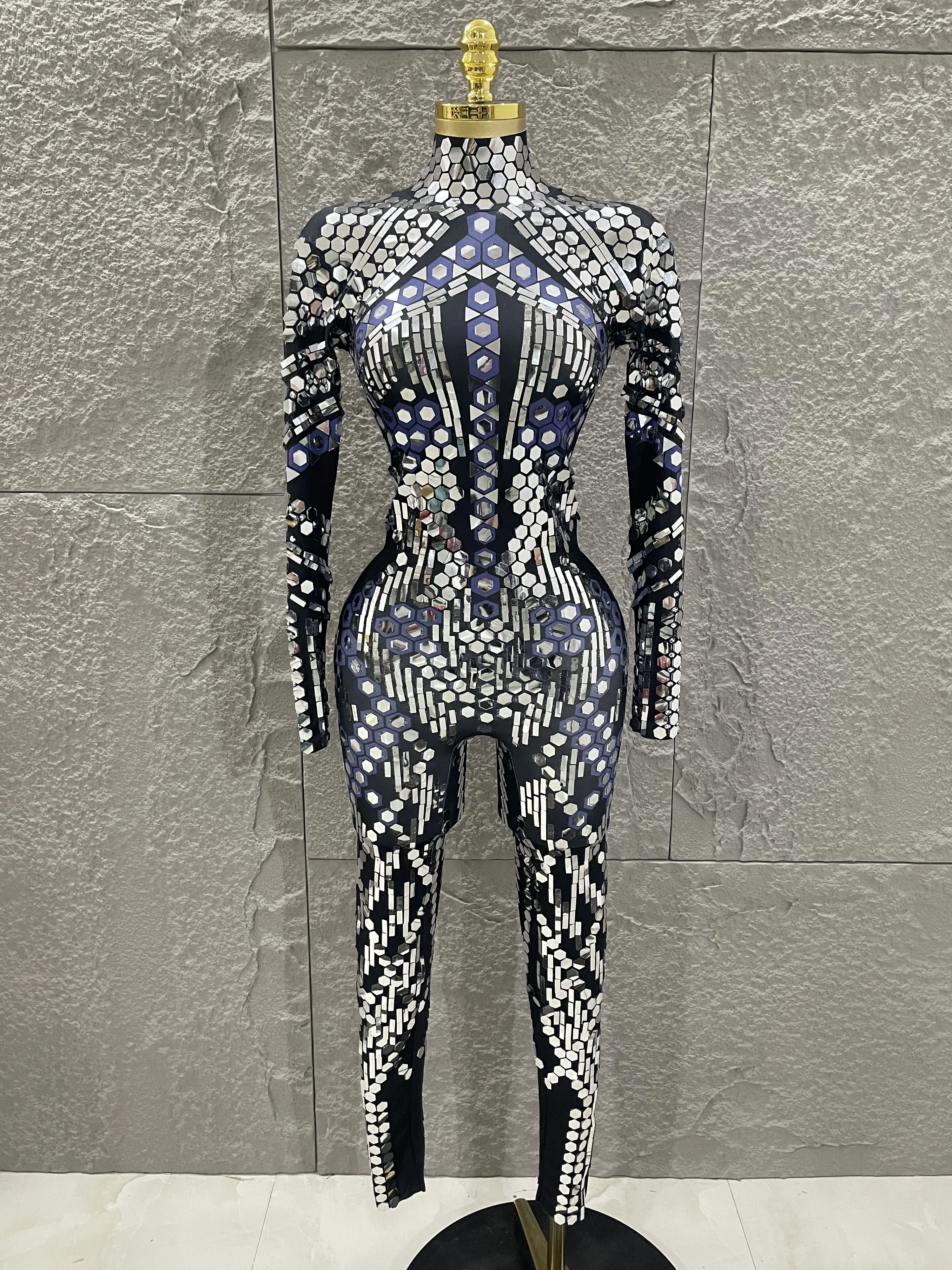 2025 Women Sexy Shiny Silver Sequins Mirror Black Spandex Jumpsuit Prom Dancer Singer Costume Evening Birthday Show Stage Outfit
2025 Women Sexy Shiny Silver Sequins Mirror Black Spandex Jumpsuit Prom Dancer Singer Costume Evening Birthday Show Stage Outfit