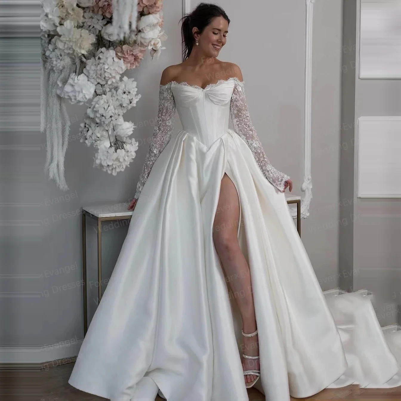 Customized Sexy Glitter Wedding Dresses A Line Woman's Sequined Off Shoulder Bride Gowns Long Sleeve Split Vestido De Noiva
Customized Sexy Glitter Wedding Dresses A Line Woman's Sequined Off Shoulder Bride Gowns Long Sleeve Split Vestido De Noiva