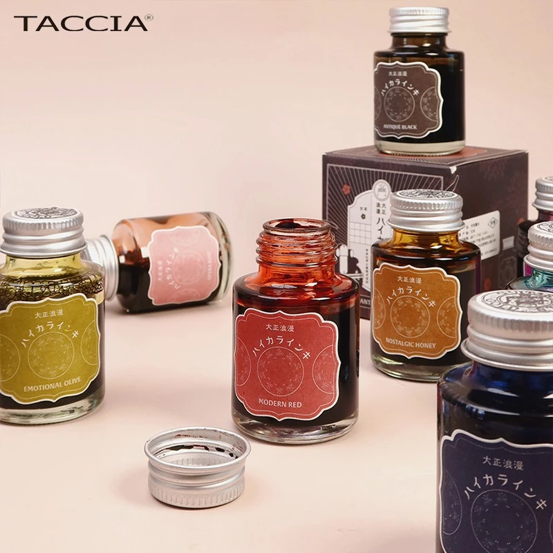 TACCIA Japan Taisho Roman Series 40/10 мл чернила для перьевой ручки без засорения, не углеродные цветные чернила для ручки, канцелярские принадлежности, школьные принадлежности
TACCIA Japan Taisho Roman Series 40/10 мл чернила для перьевой ручки без засорения, не углеродные цветные чернила для ручки, канцелярские принадлежности, школьные принадлежности