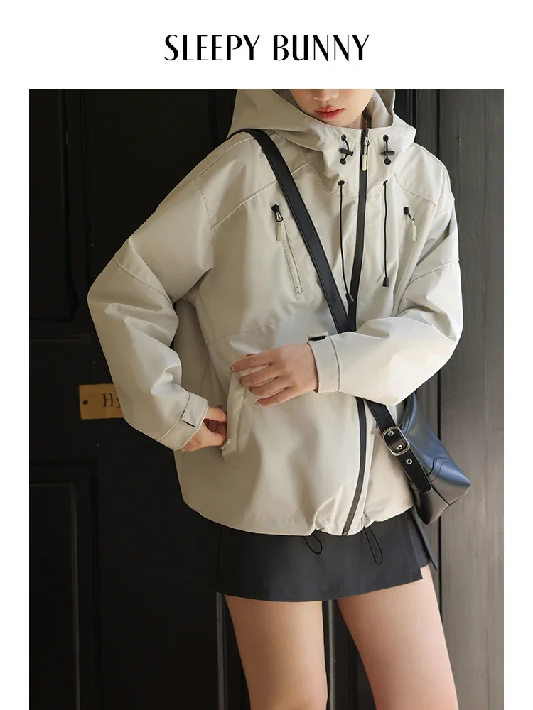 Women Stand Collar Loose Fit Hooded Jacket Spring Outdoor Windproof Waterproof Jacket Casual Drop Shoulder Windbreaker Coat
Women Stand Collar Loose Fit Hooded Jacket Spring Outdoor Windproof Waterproof Jacket Casual Drop Shoulder Windbreaker Coat