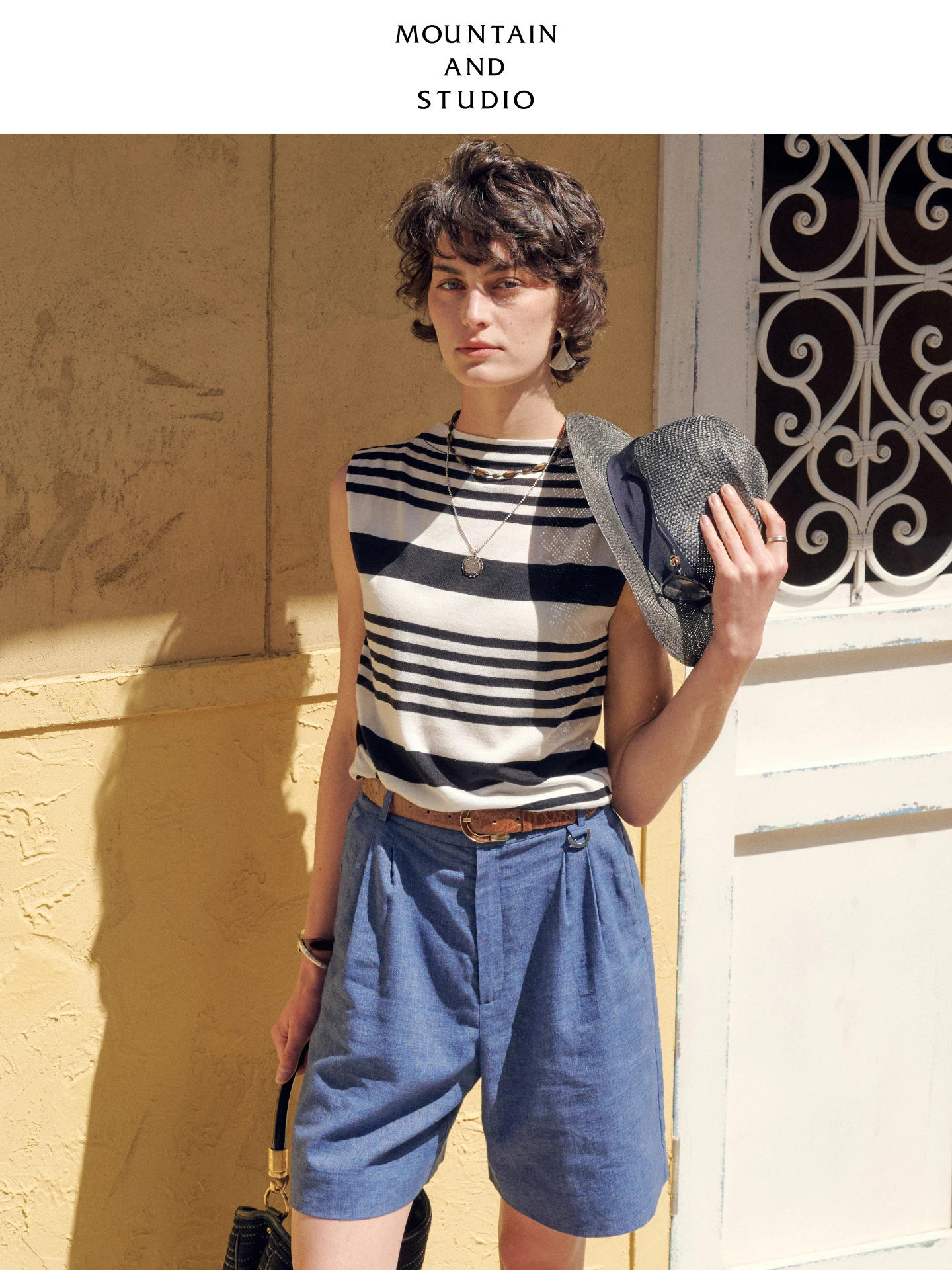 Vintage Silk Triacetate Lightweight Summer Black White Stripes Boat Neck Sleeveless Knitted Top Shoulder Pads Free Shipping
Vintage Silk Triacetate Lightweight Summer Black White Stripes Boat Neck Sleeveless Knitted Top Shoulder Pads Free Shipping