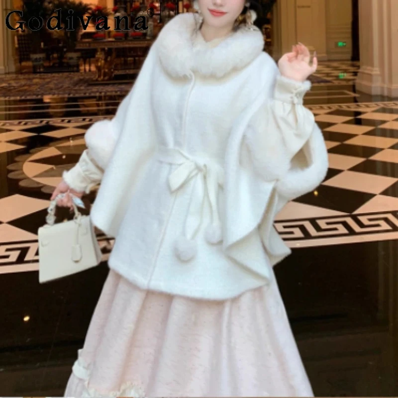 Autumn Winter Large Size Gentle Temperament Warm Thickened Versatile Chinese Cape Fashion Loose Lace-up Sweet Lolita Shawl Coat
Autumn Winter Large Size Gentle Temperament Warm Thickened Versatile Chinese Cape Fashion Loose Lace-up Sweet Lolita Shawl Coat