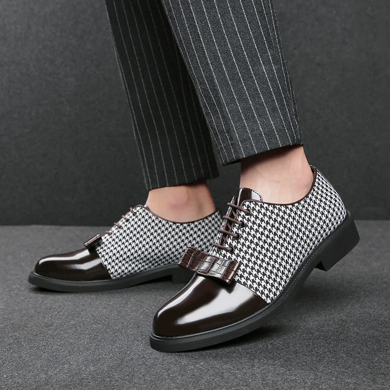 Classic Plus Size Point Toe Business Casual Men Formal Shoes for Wedding Men Dress Shoes Slip on Black Leather Shoes for Men
Classic Plus Size Point Toe Business Casual Men Formal Shoes for Wedding Men Dress Shoes Slip on Black Leather Shoes for Men