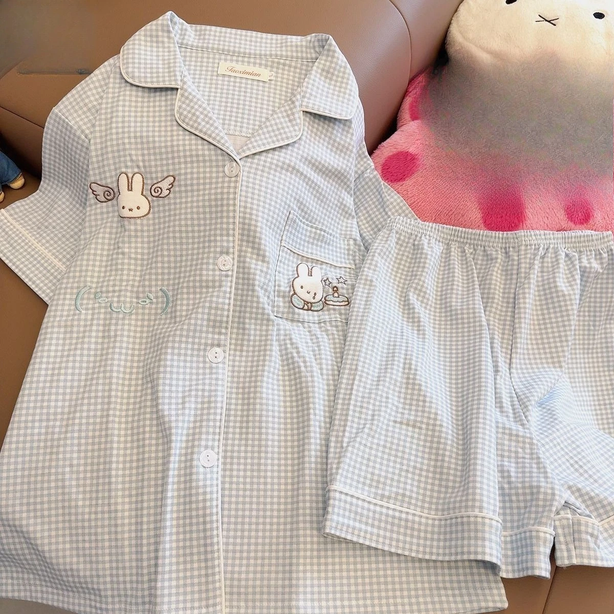 Angel Miffy Pajamas Summer Woman Pure Cotton Thin Money Short Sleeves Short Pants Cartoon Sweet Young Girl Household Clothes New
Angel Miffy Pajamas Summer Woman Pure Cotton Thin Money Short Sleeves Short Pants Cartoon Sweet Young Girl Household Clothes New