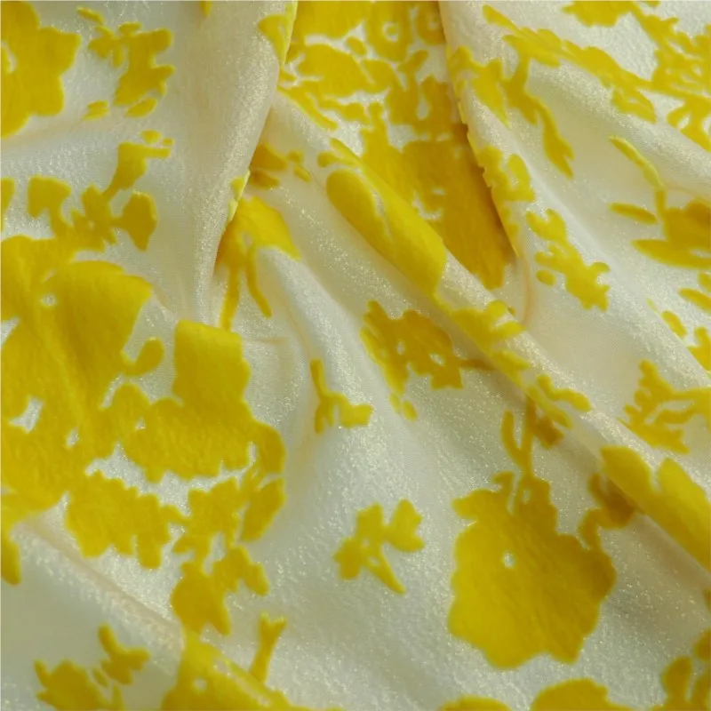 Шелковая бархатная ткань с золотым принтом жоржетта для женского чонсам и текстиля платья 
Шелковая бархатная ткань с золотым принтом жоржетта для женского чонсам и текстиля платья